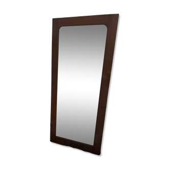 Rounded wooded mirror