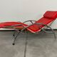 Fauteuil lounge rouge du milieu du siècle