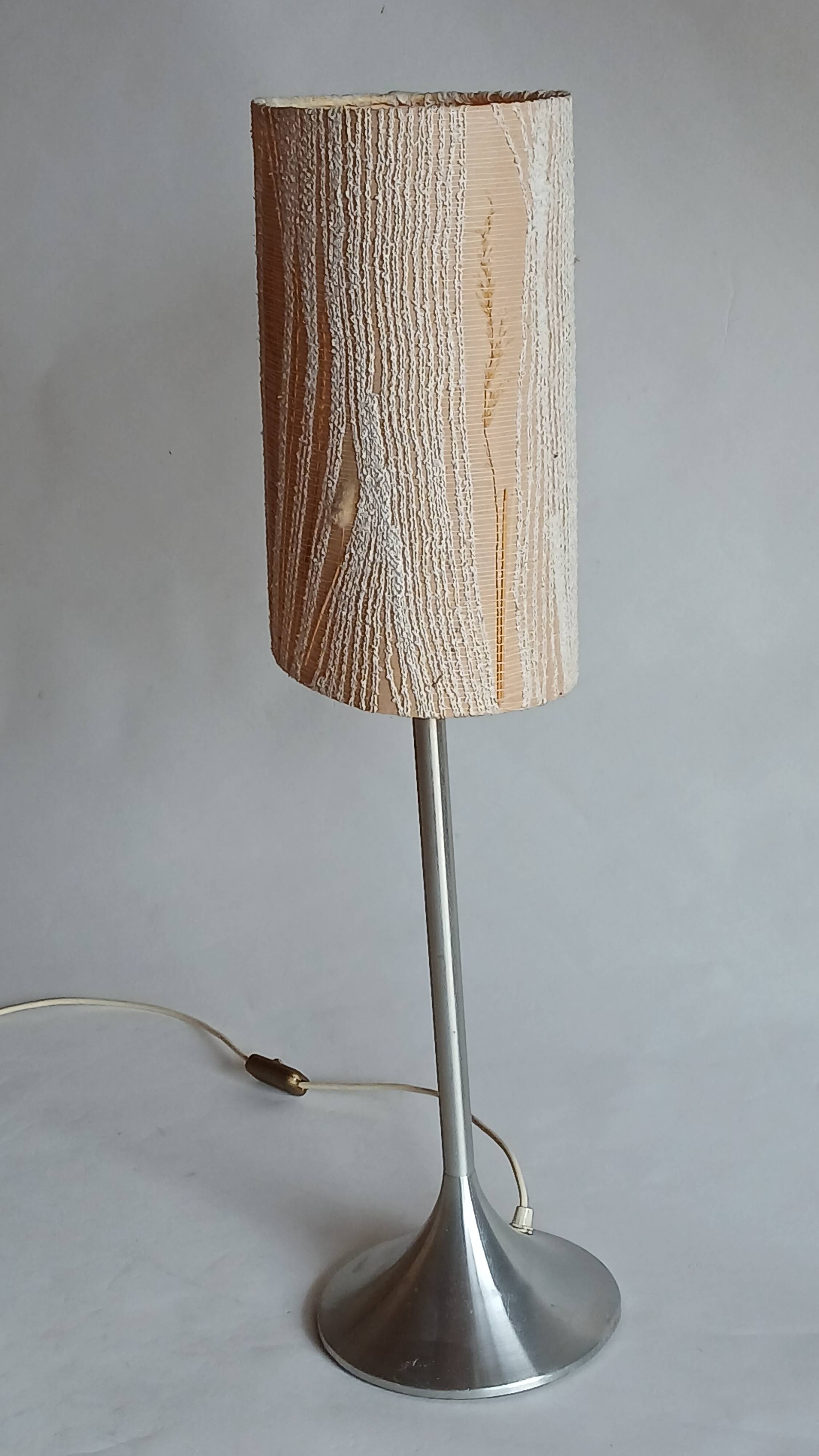 Tulip foot lamp