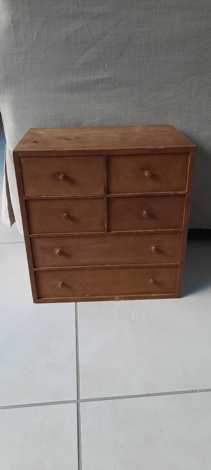 Small workshop furniture