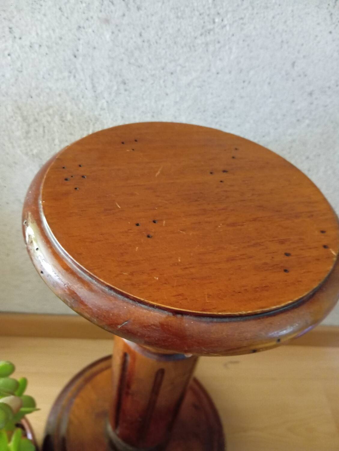 Varnished solid wood plant holder column, rustic chic