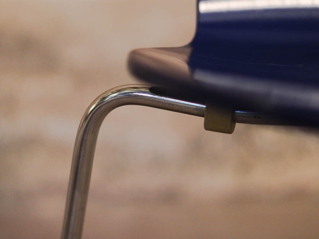 Tripod chair the Ant, n°.3100 by Arne Jacobsen for Fritz Hansen, circa 1952