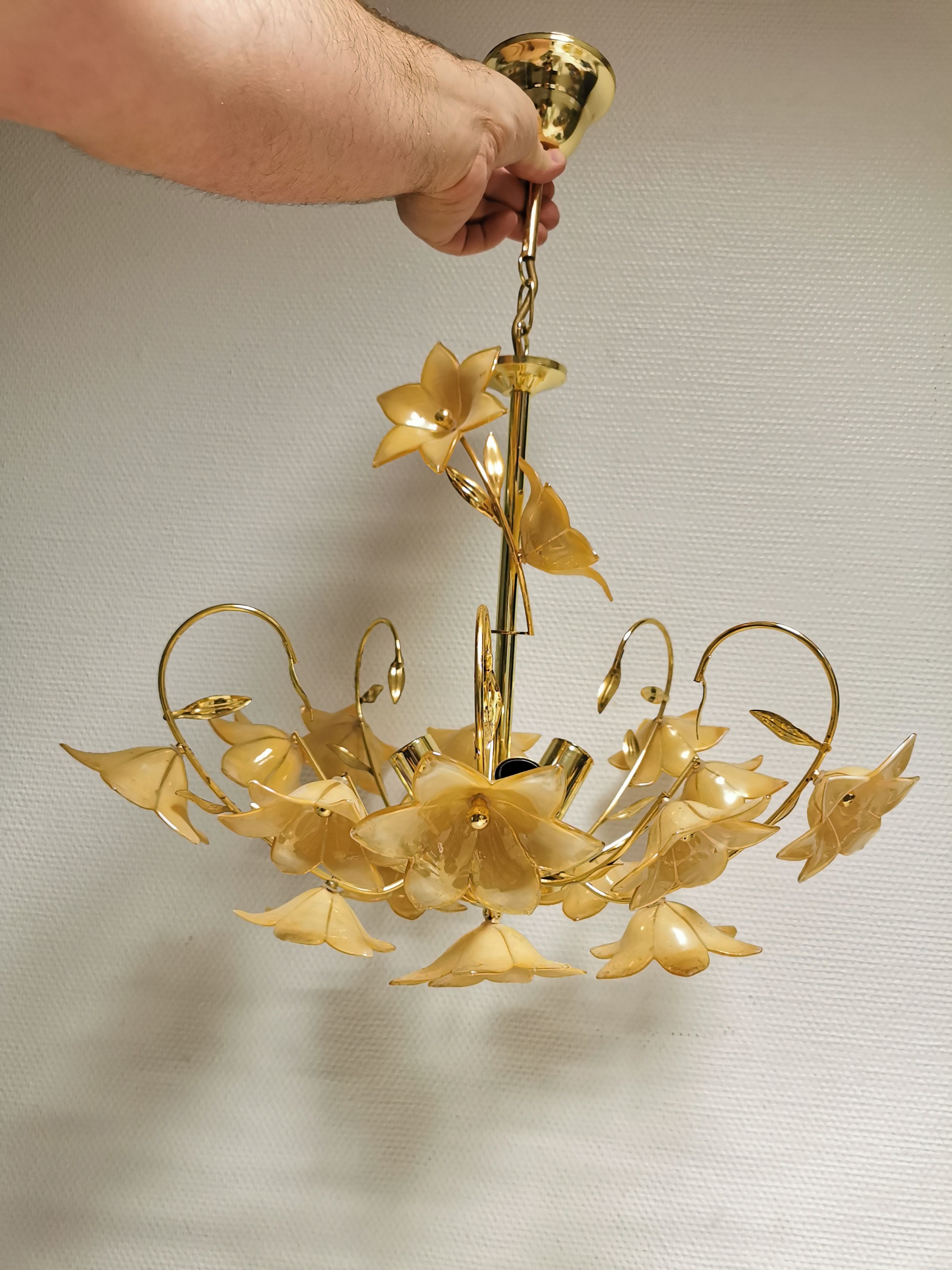 Vintage chandelier style 1960-1970 Murano, glass flowers