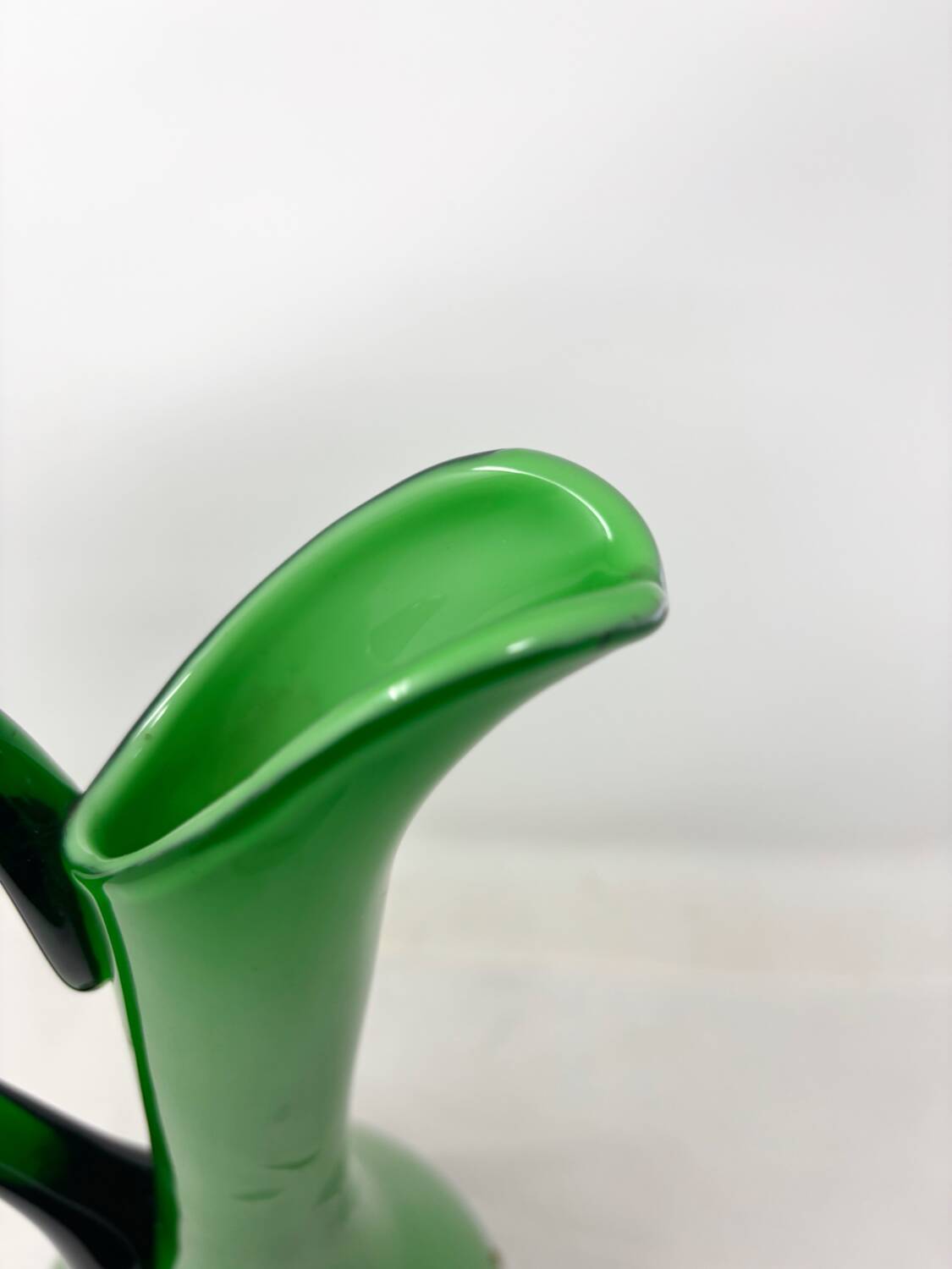 Empoli grass green opaline vase