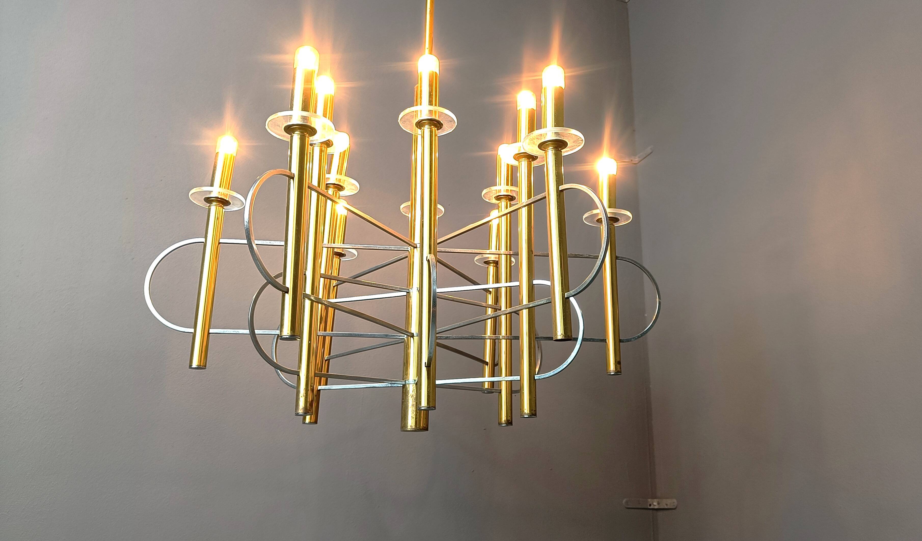Sculptural chandelier by Gaetano Sciolari, 1970.
