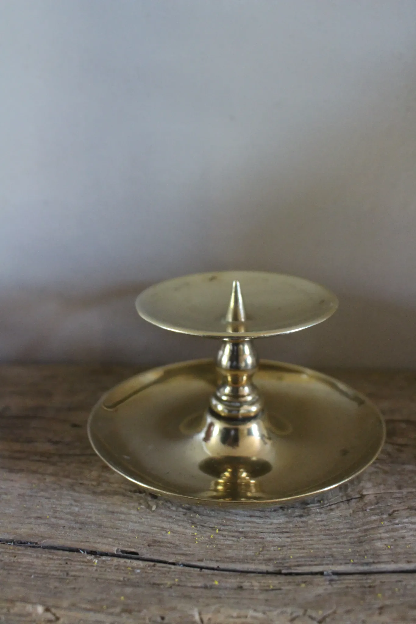 Candle holder rat of the cellar brass candle holder