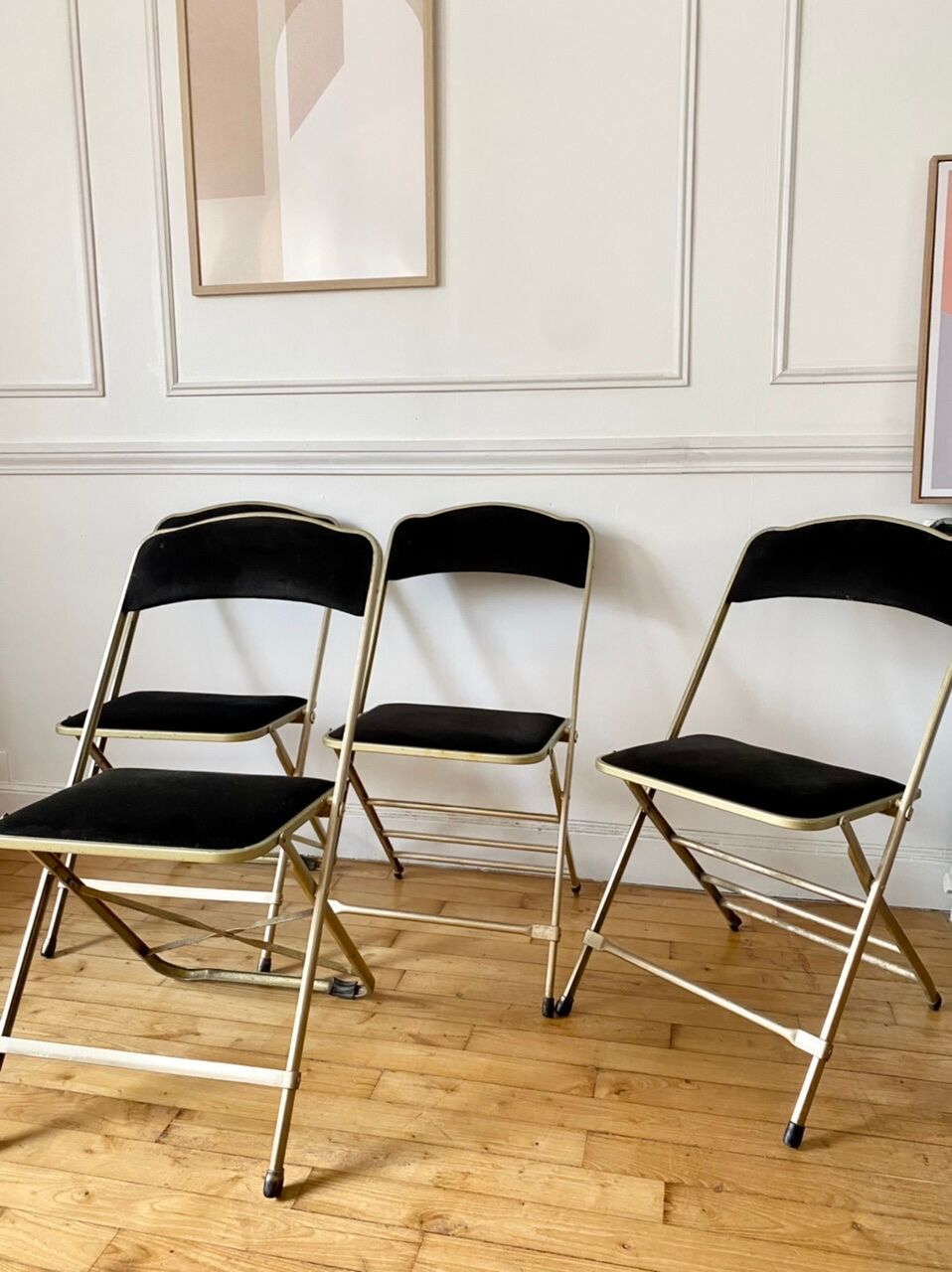 Series of 4 foldable velvet chairs