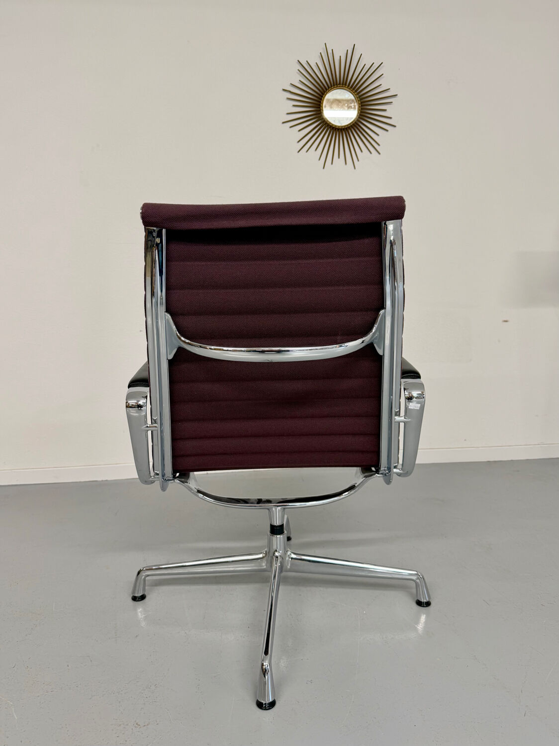 EA 122 swivel chair designed by Charles and Ray Eames for Vitra, 1980s.