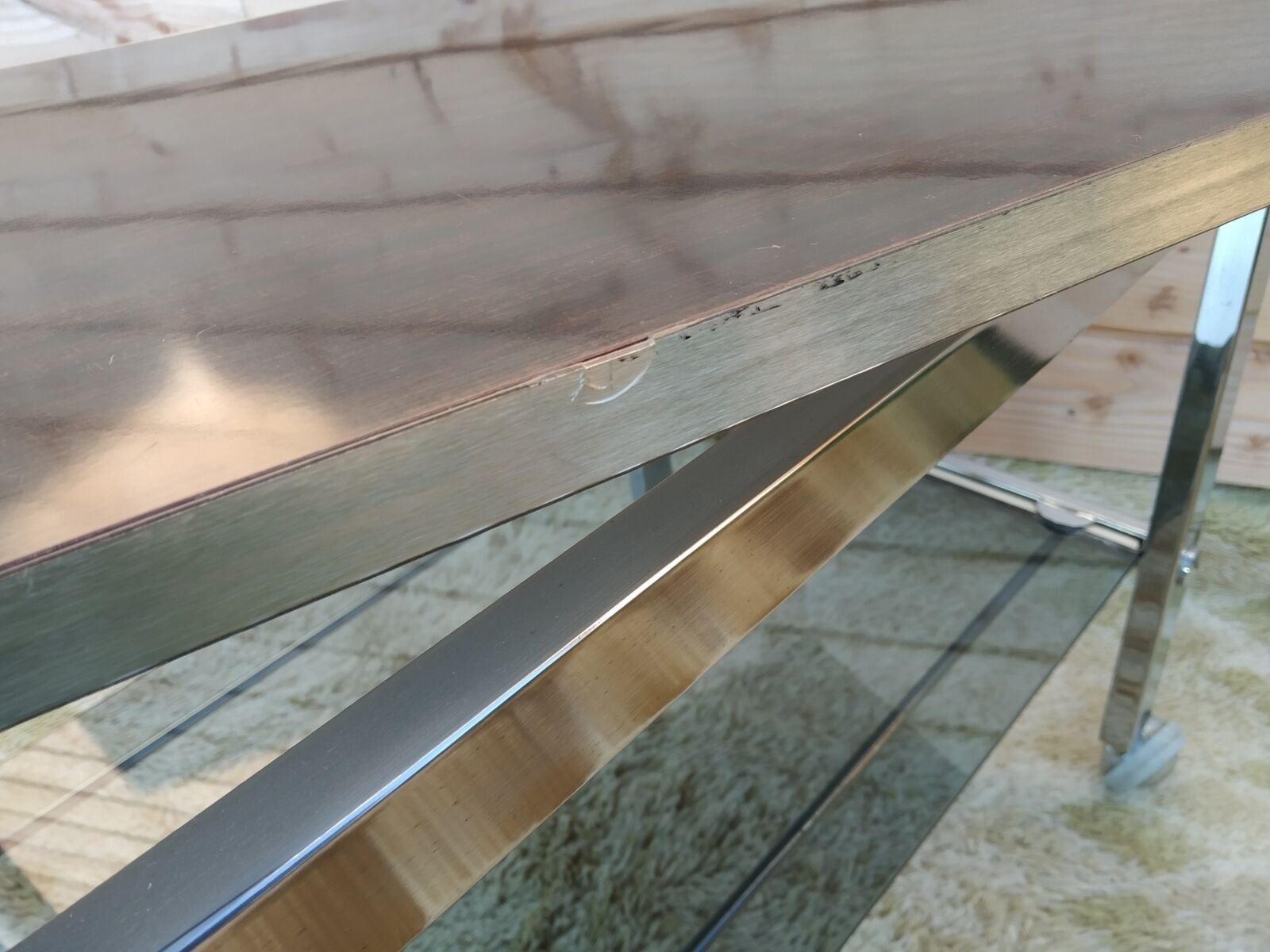 Swivel rolling coffee table