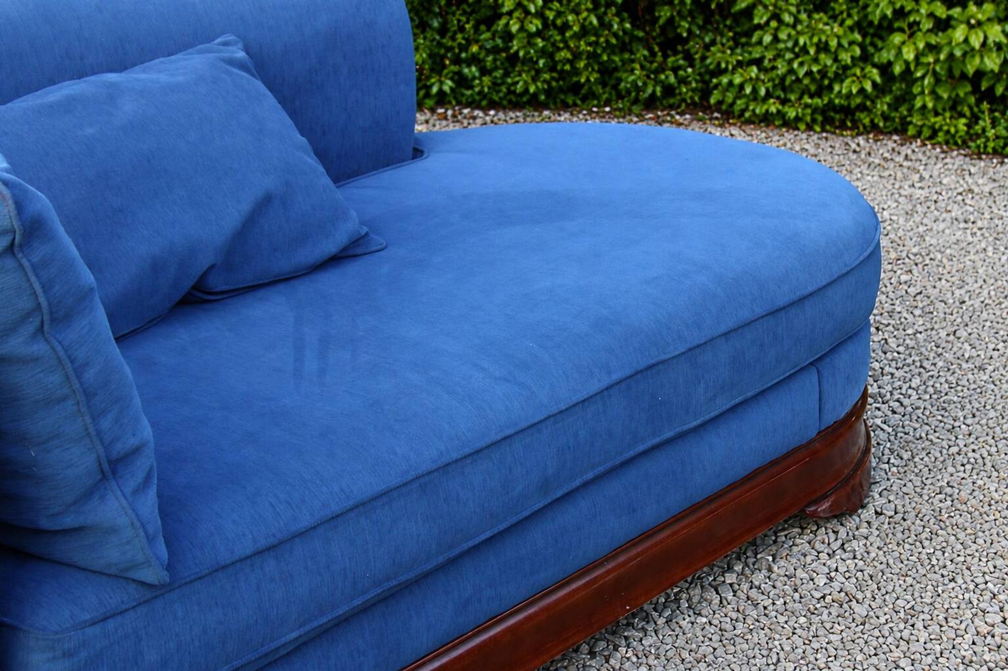 Large vintage cobalt blue chaise longue in fabric and wood – long chair 190