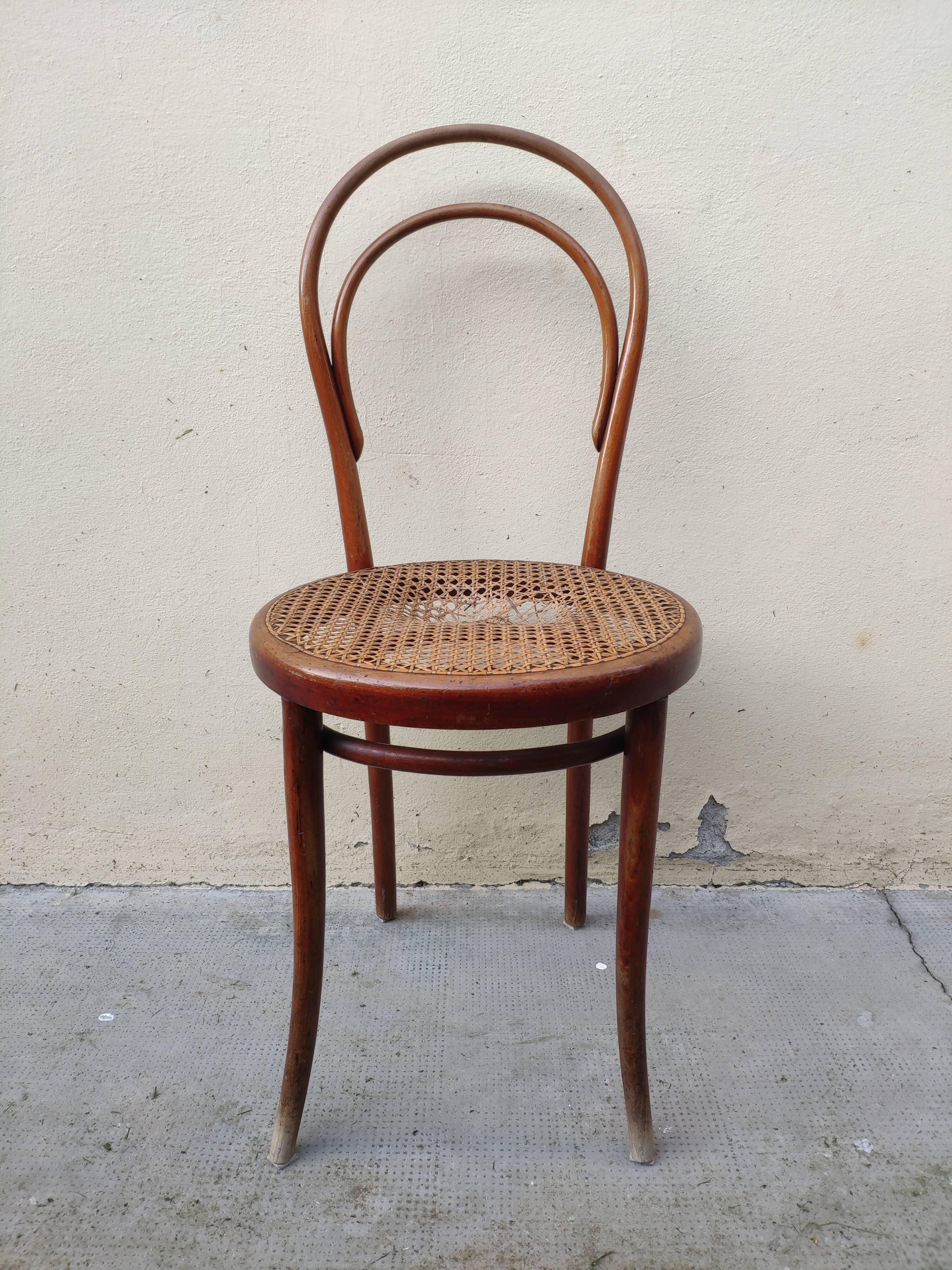 Pair of chairs Thonet n.  14 from 1861-1865, marked with a 1A label and a sun print