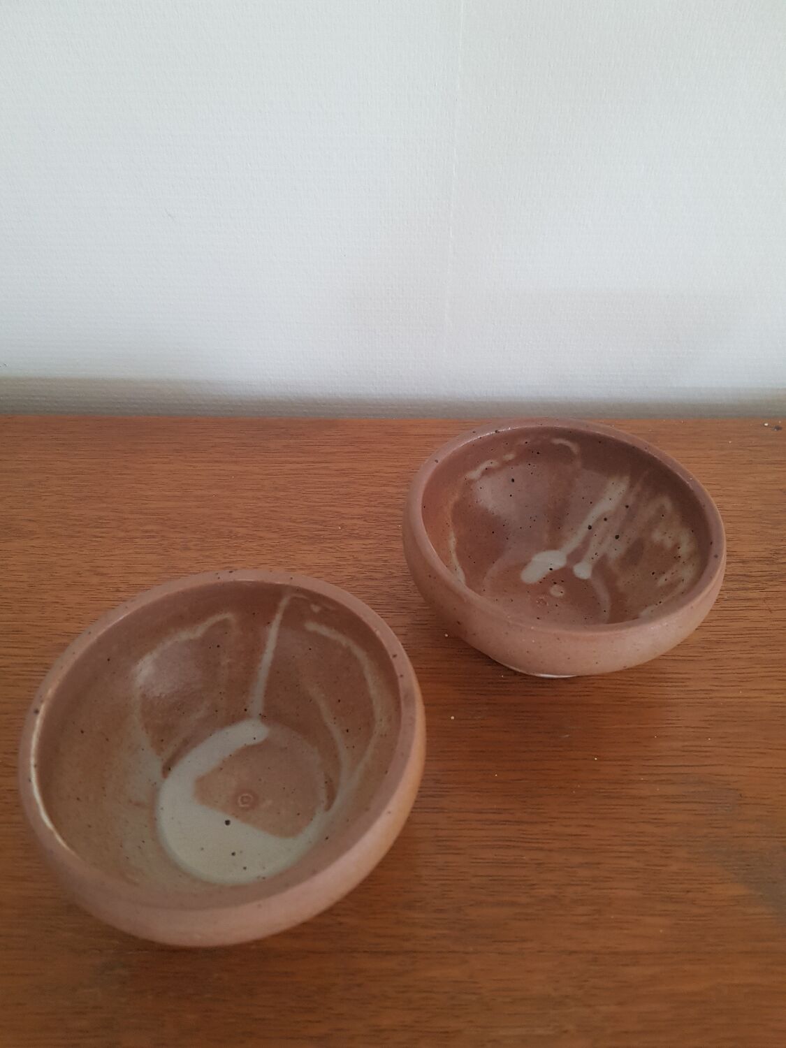 Set of 2 sandstone bowls