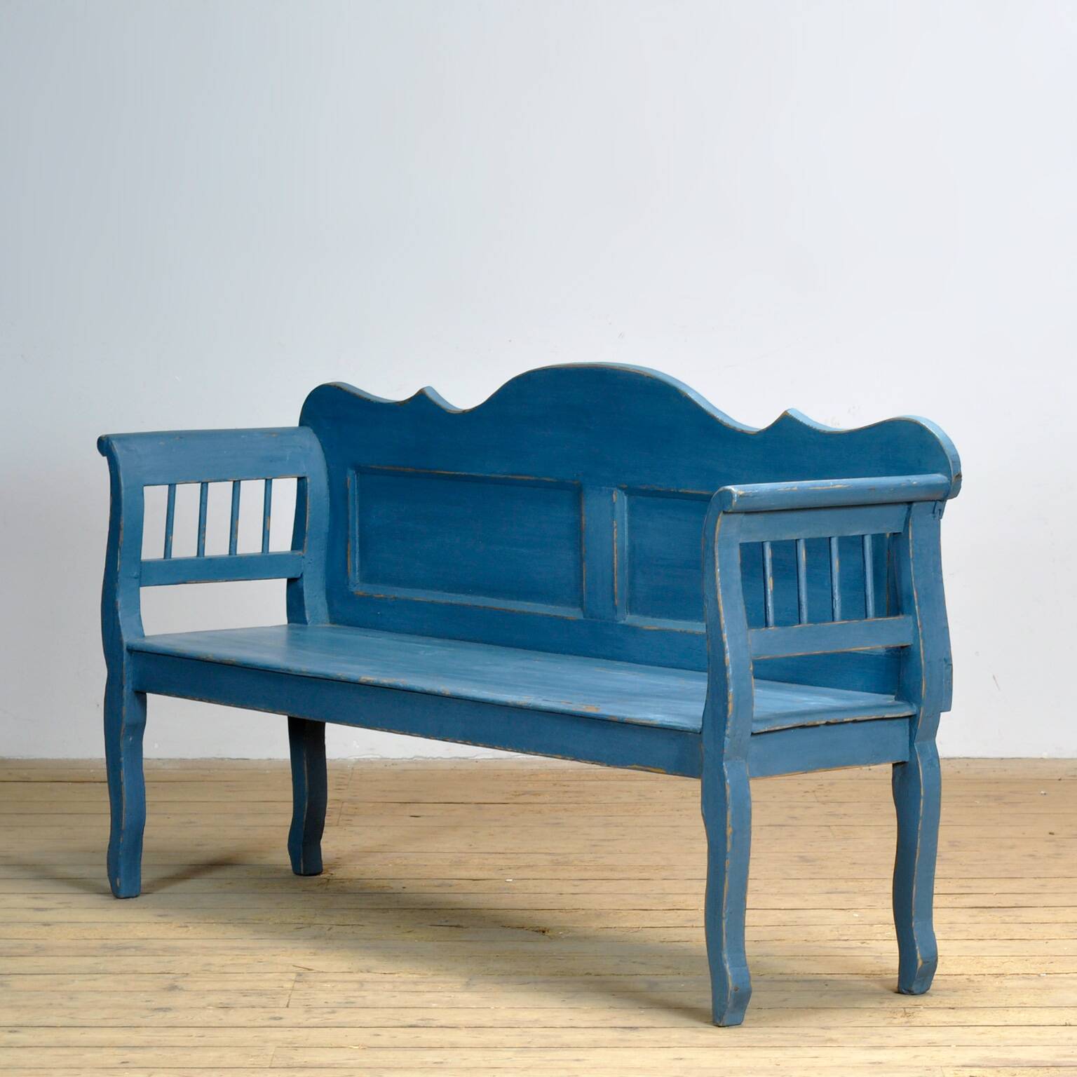 Antique pine bench, 1920s