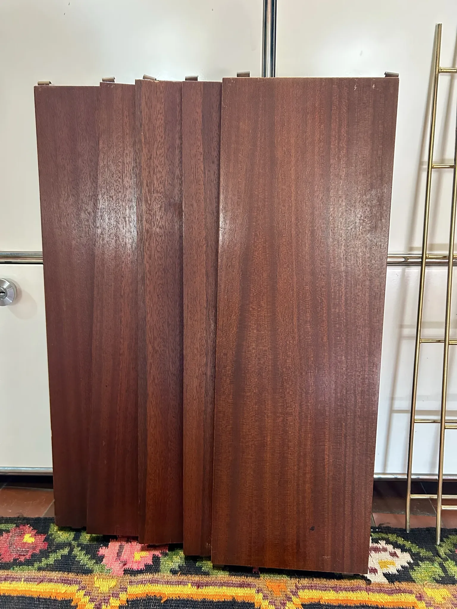 Double shelf in Tomado style