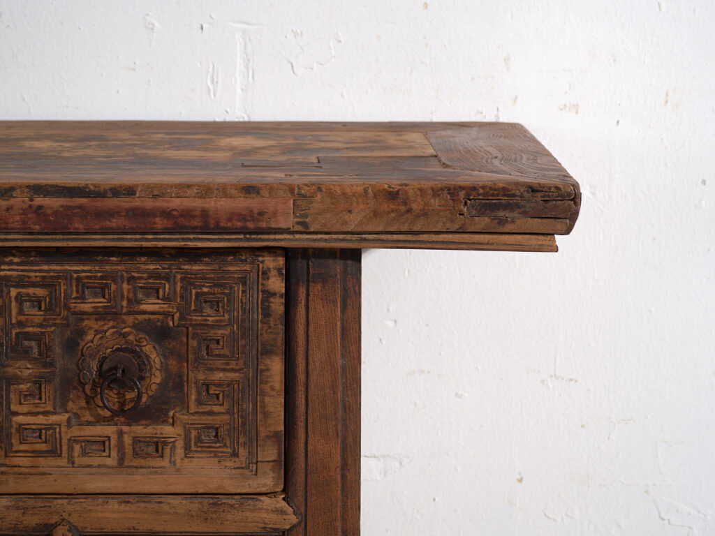 Antique Chinese console with carved drawers – China, circa 1900