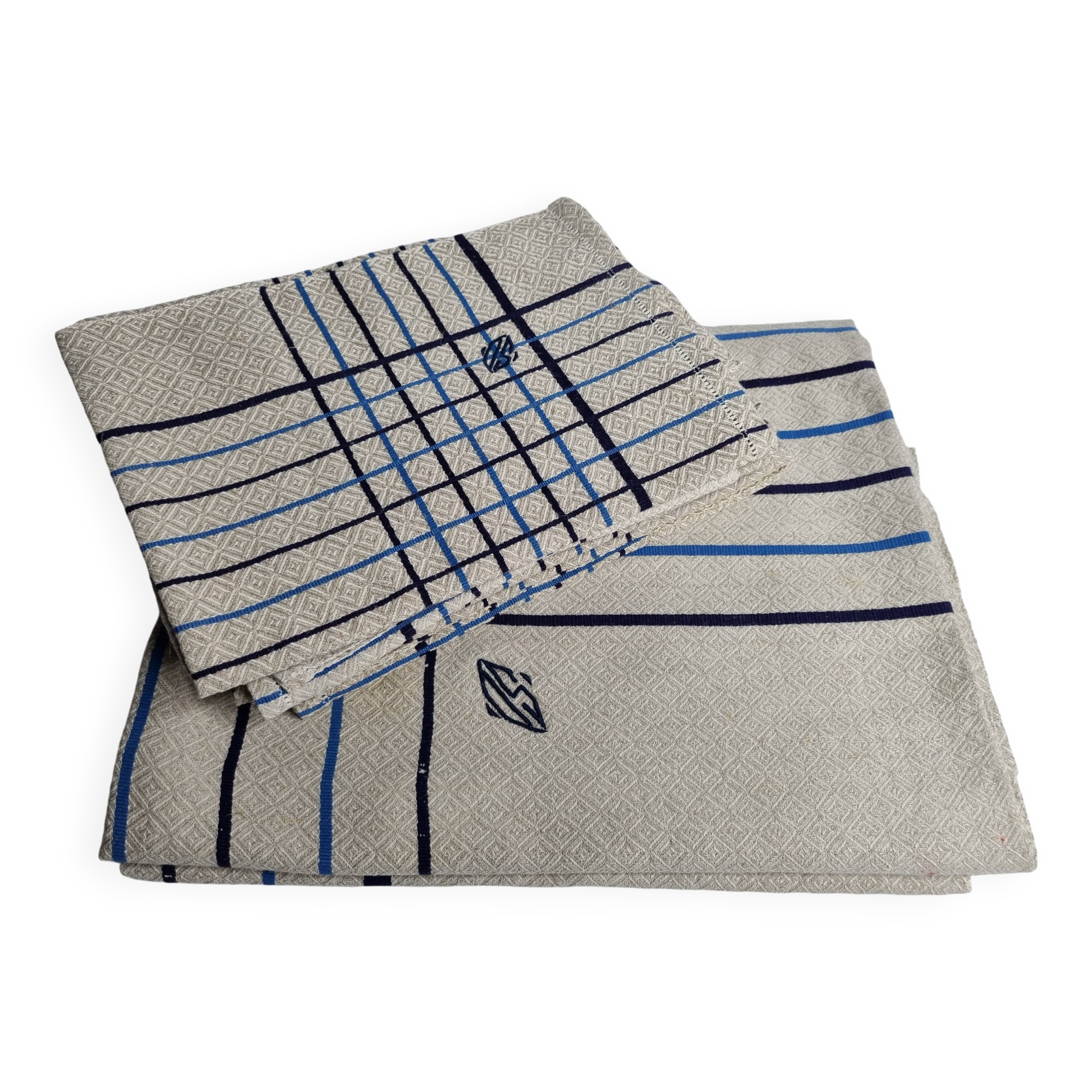 Vintage table set, damask tablecloth and 8 embroidered napkins with blue and white patterns
