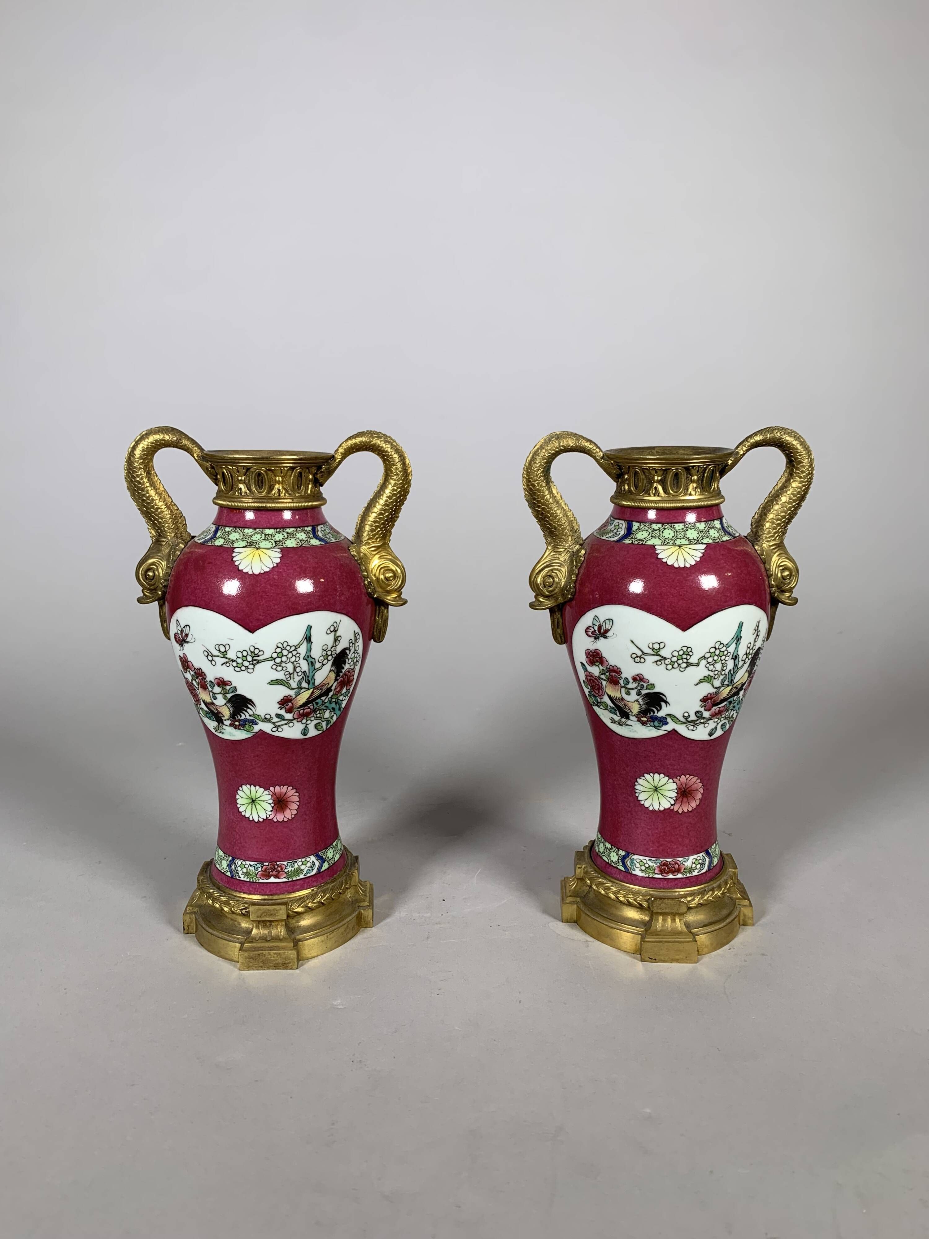 Pair of Chinese Porcelain Vases from the Qianlong Period, 18th Century