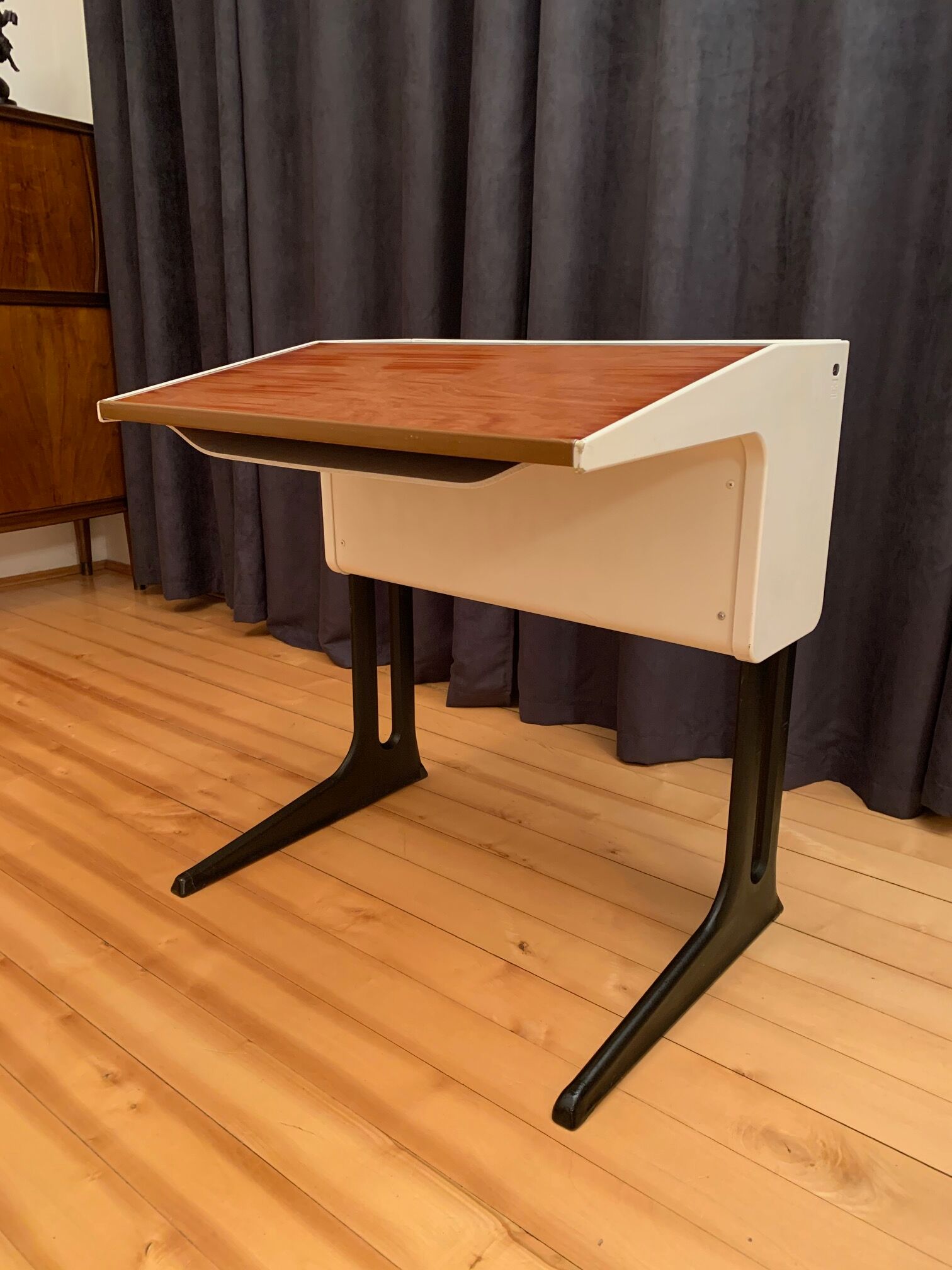 Flötotto desk, designed by Luigi Colani, Germany, 1969
