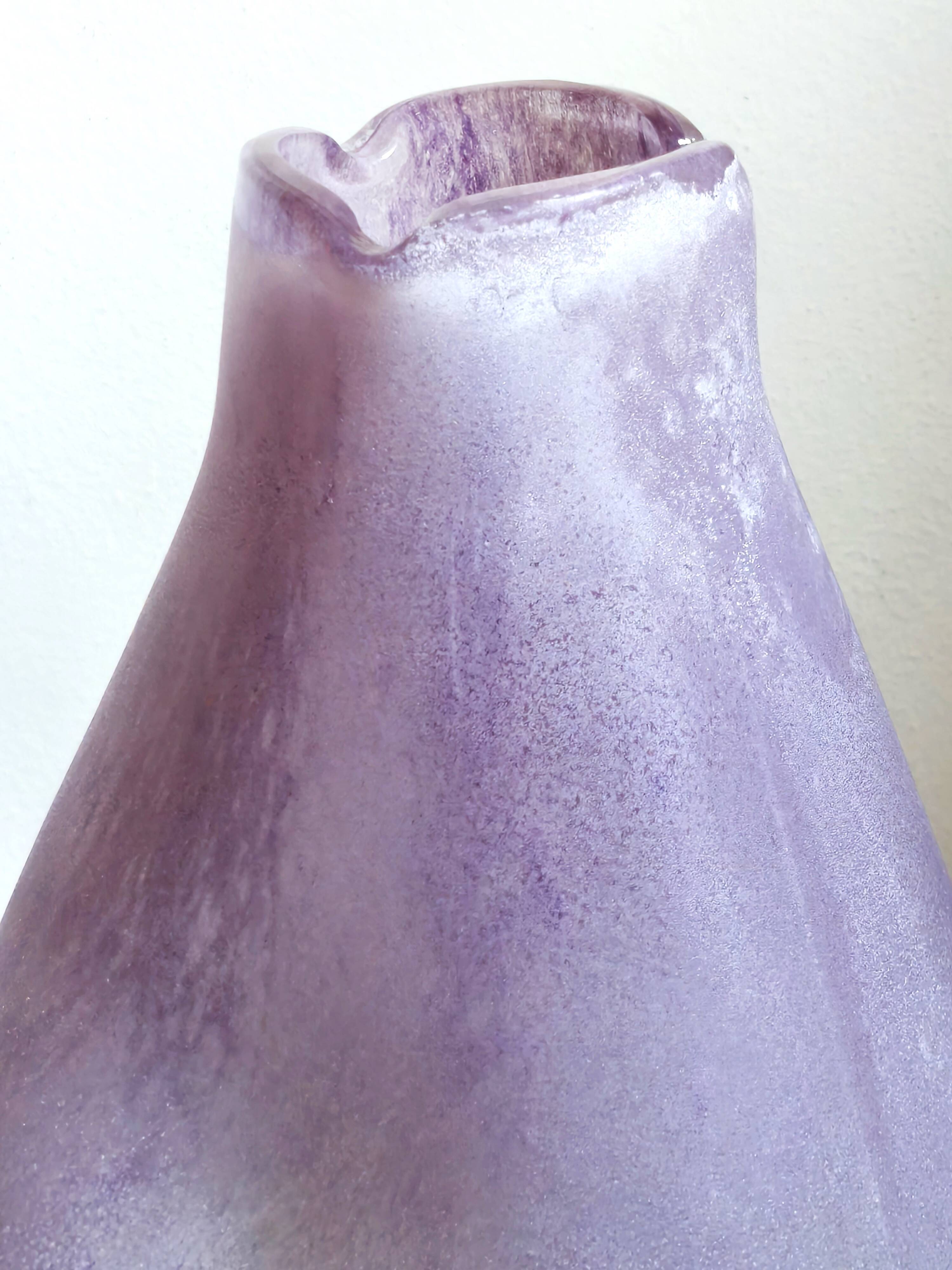 Large artistic blown glass vase, Venetian workshop, around 1980.