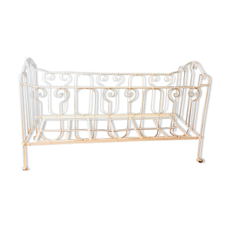 Child white wrought iron bed