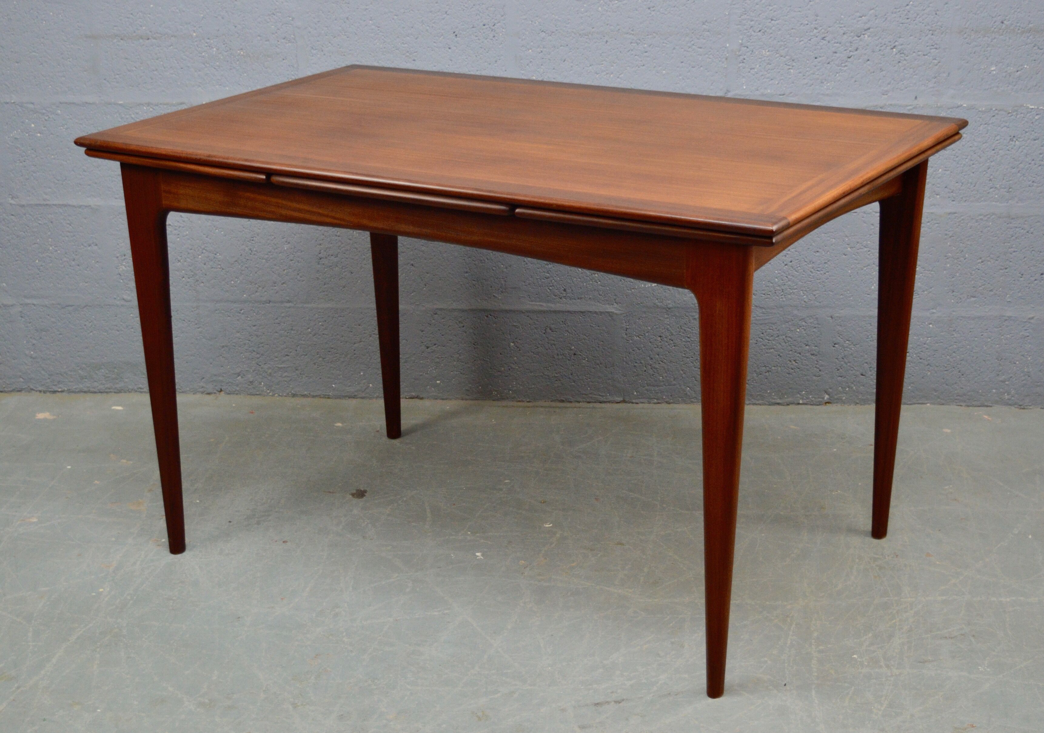 Table et chaises Younger