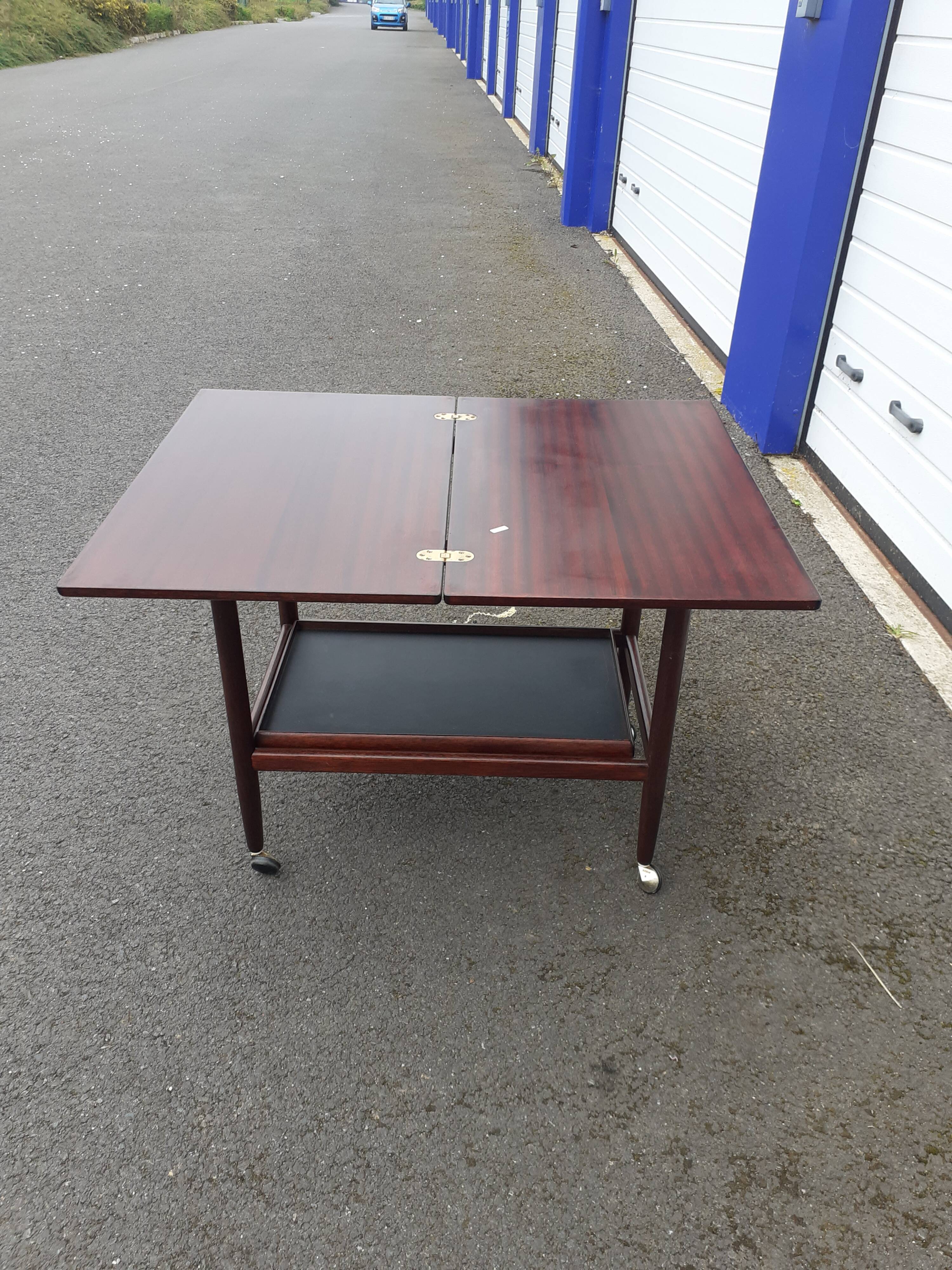 Scandinavian rosewood service foldable