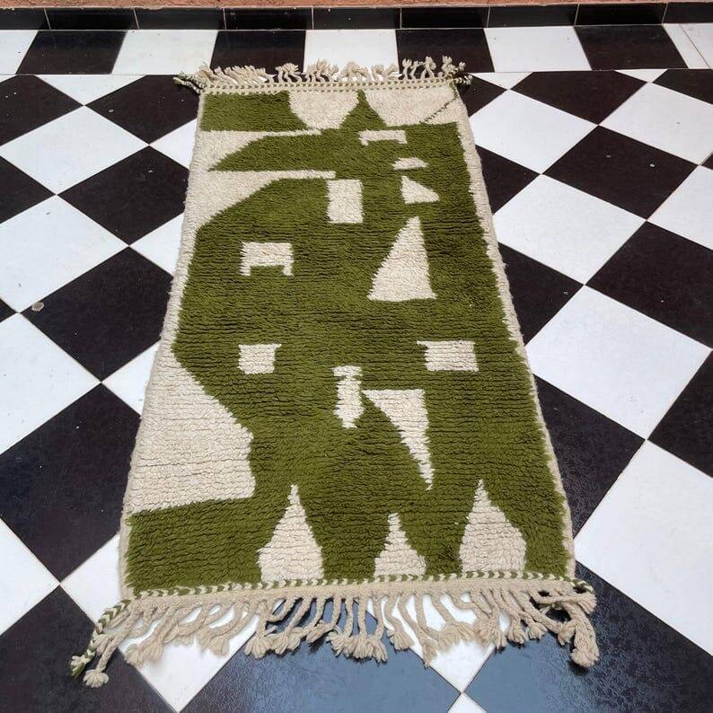 Handmade pure wool traditional green rug 140 x 260 cm