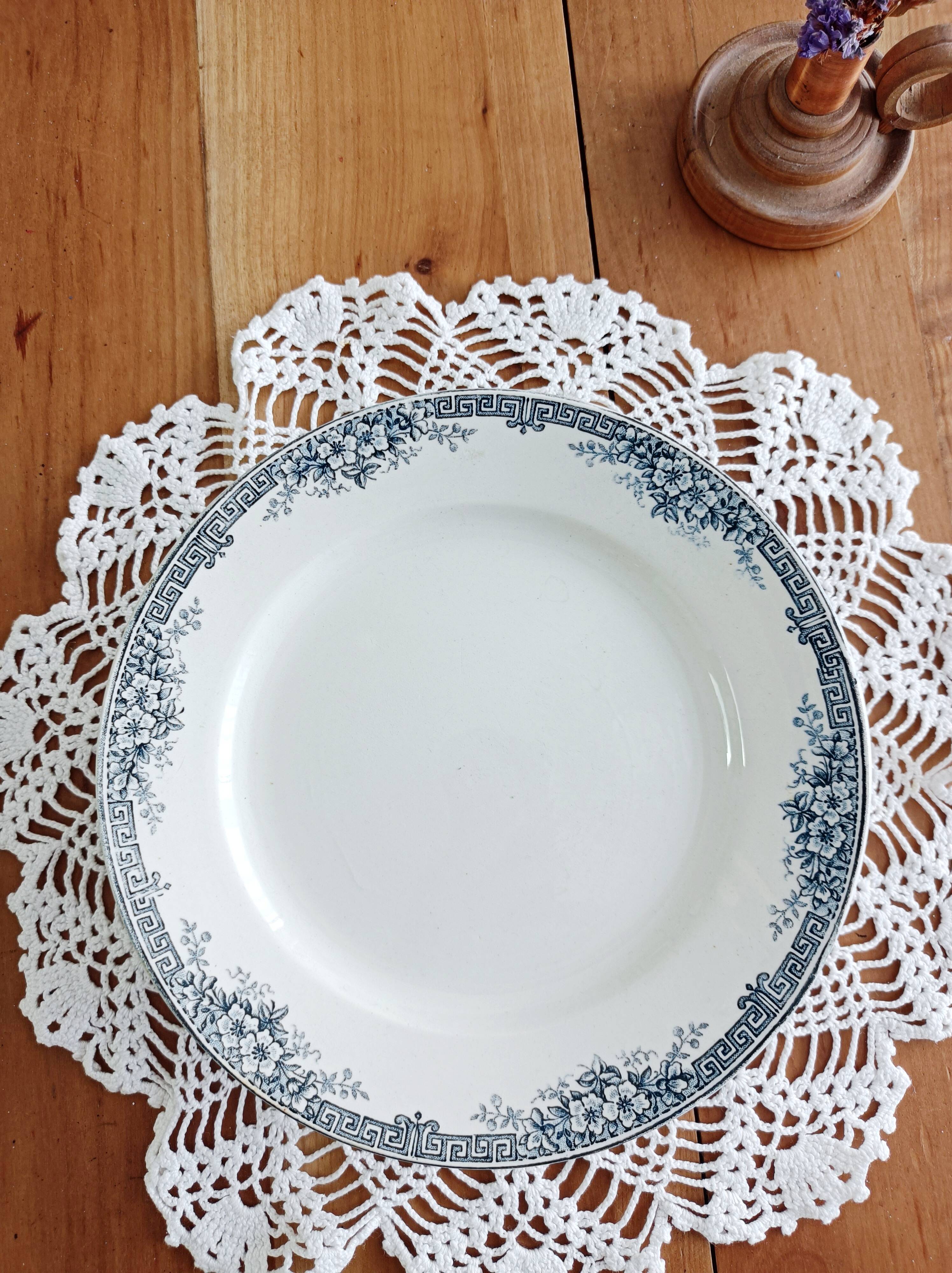 Mounted plate, Saint-Amand ironstone compote dish, Lucy