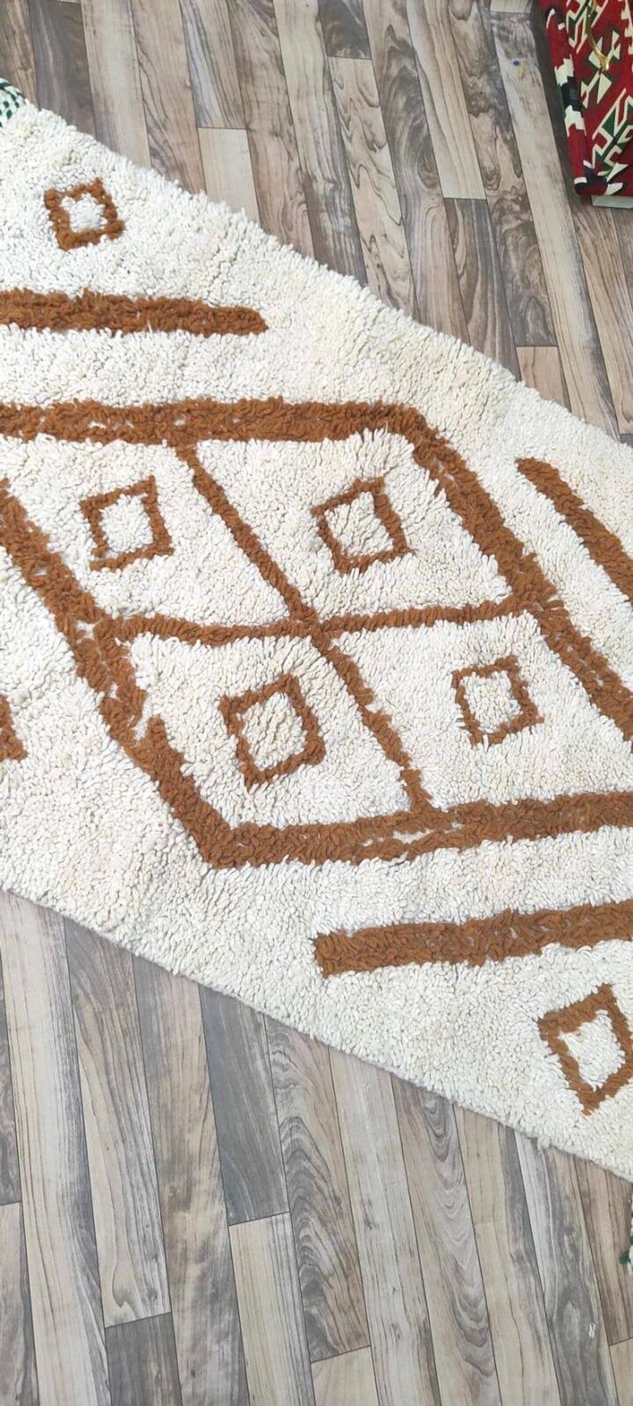 Traditional handmade pure wool Berber rug size 150/250 cm.