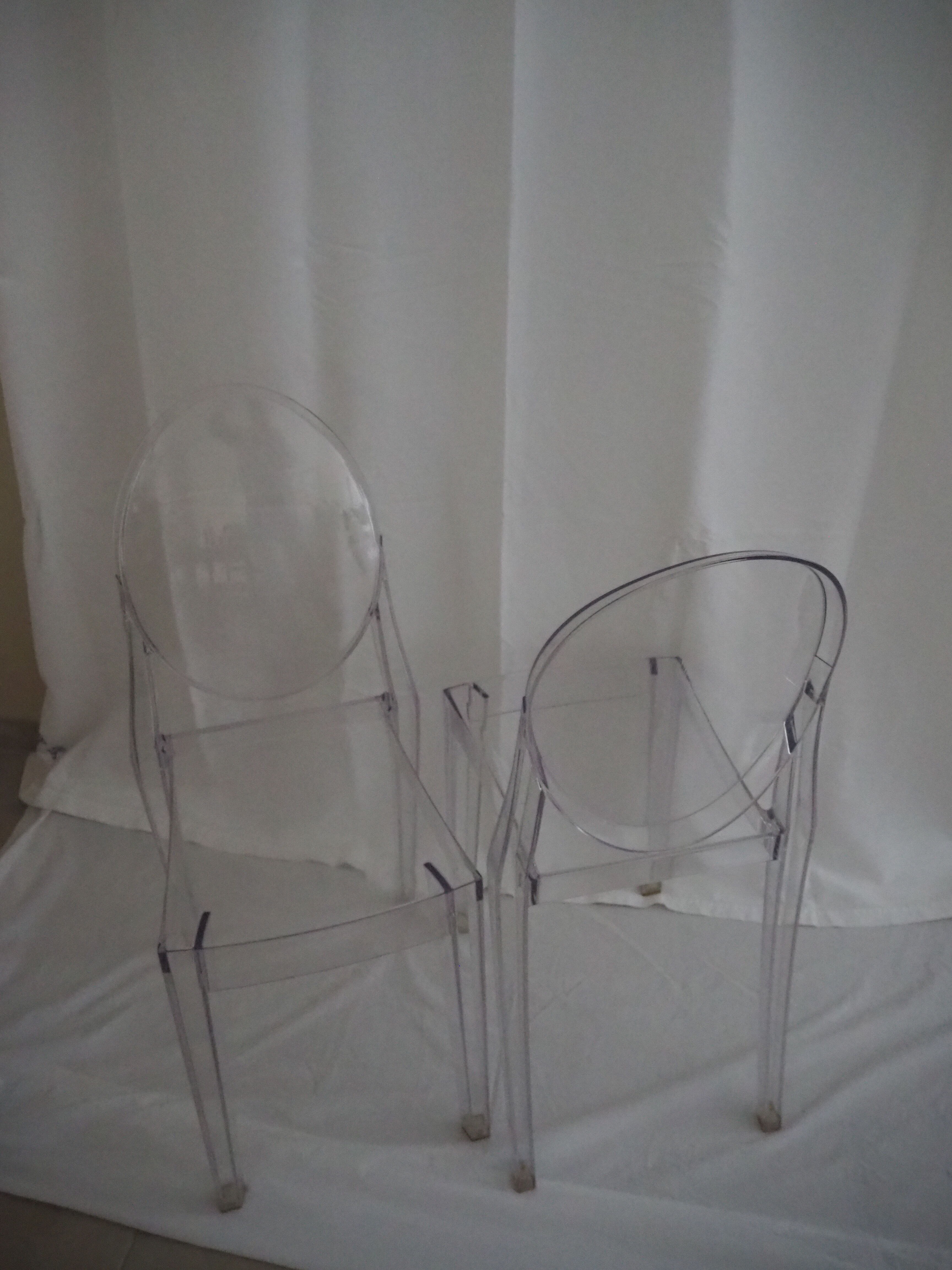 Pair of stackable chairs Victoria Ghost by Philippe Starck, Kartell