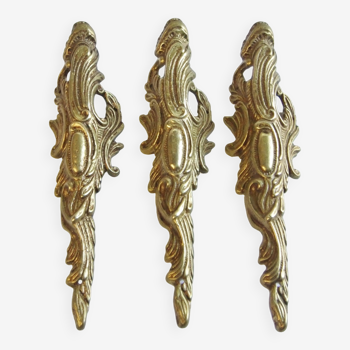 Ornements d'ameublement ancien bronze angle