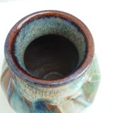 Pottery vase Glossy has facets