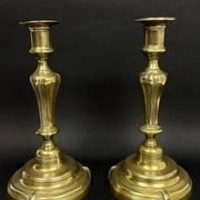 Pair of gilded bronze candlesticks from the Regency period, 18th century.