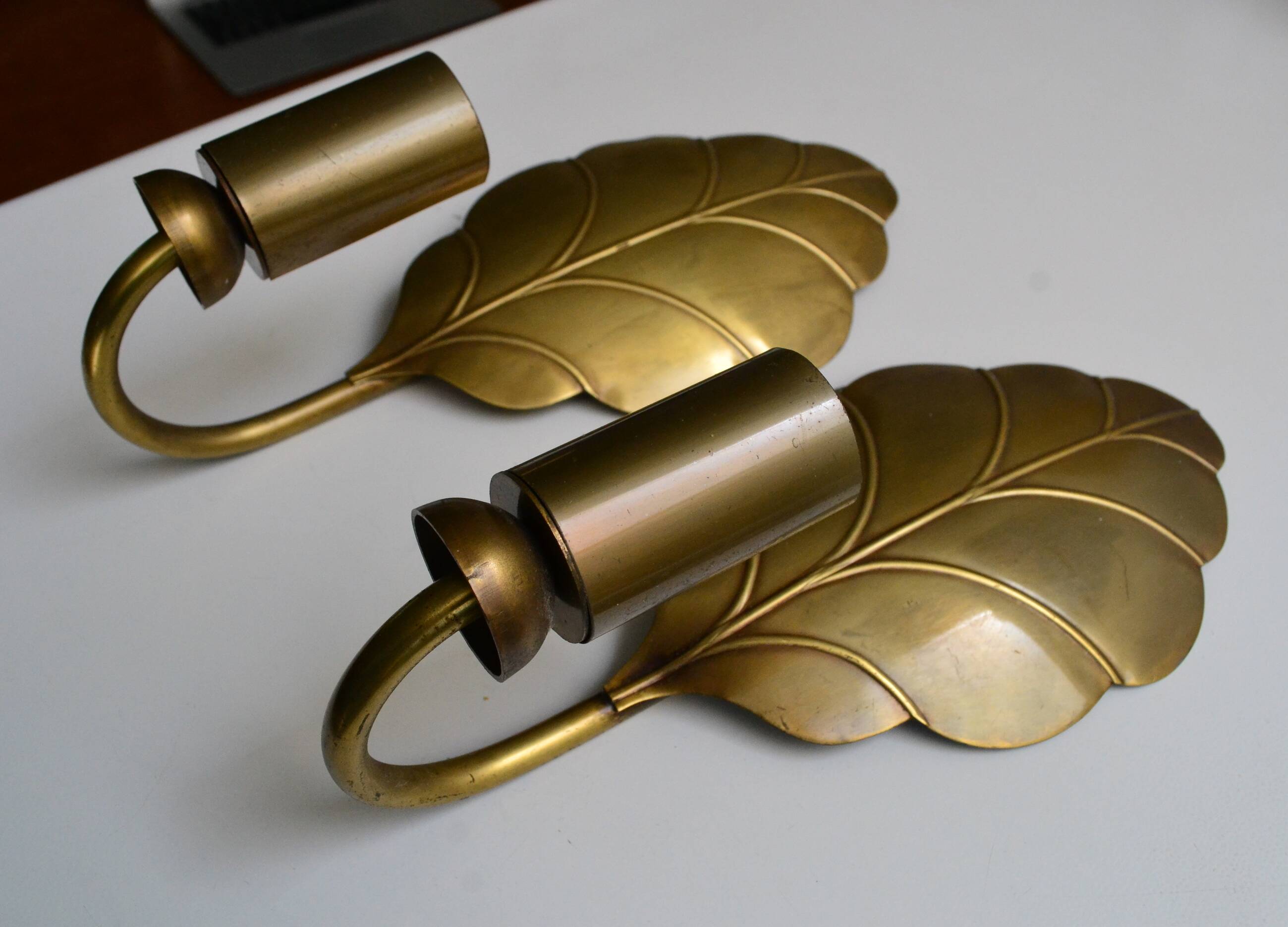 Pair of brass leaf wall lights from the 1970s.