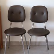 2 chaises années 70 en skaï chocolat et métal chromé