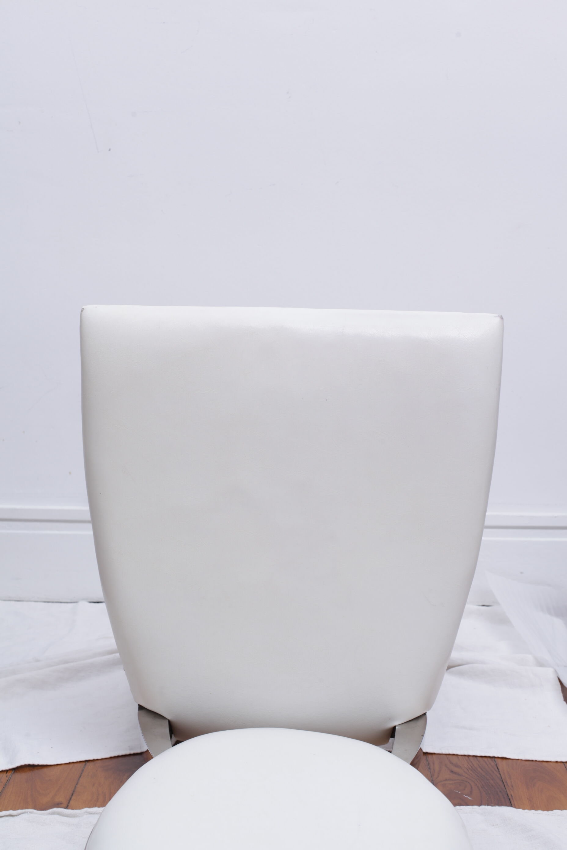 White skai chair and chrome legs