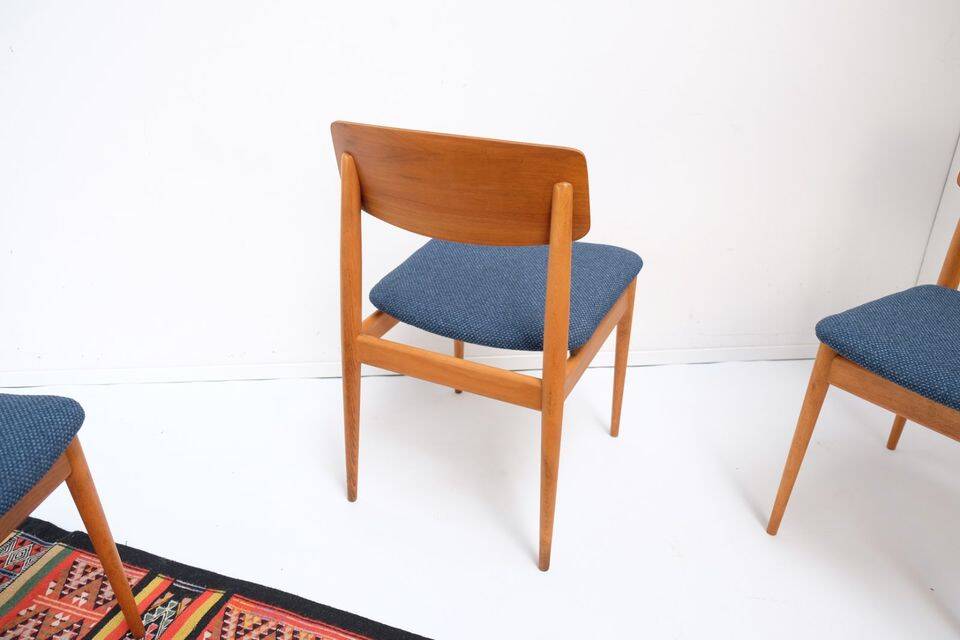 Set of 4 vintage chairs, 1960s–70s retro style, reupholstered.