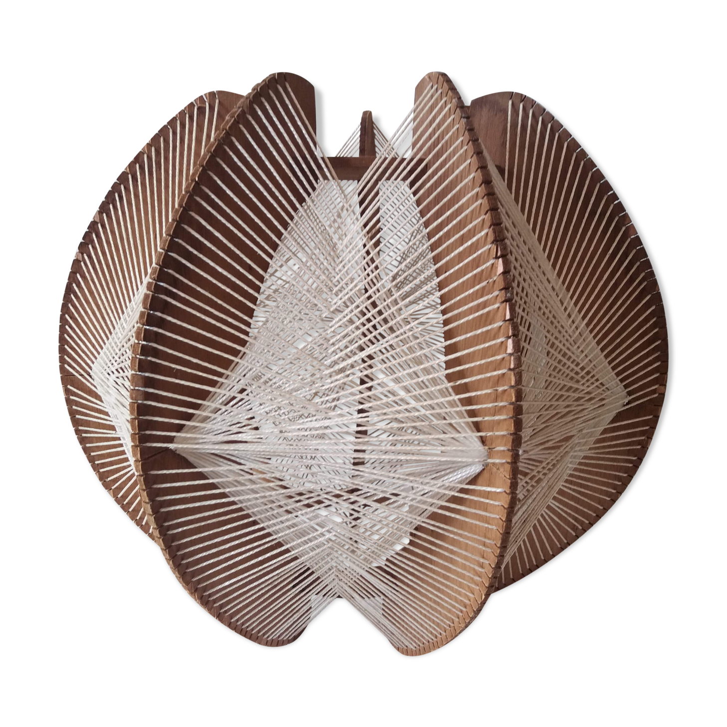Scandinavian hanging lamp in wood and stretched wires