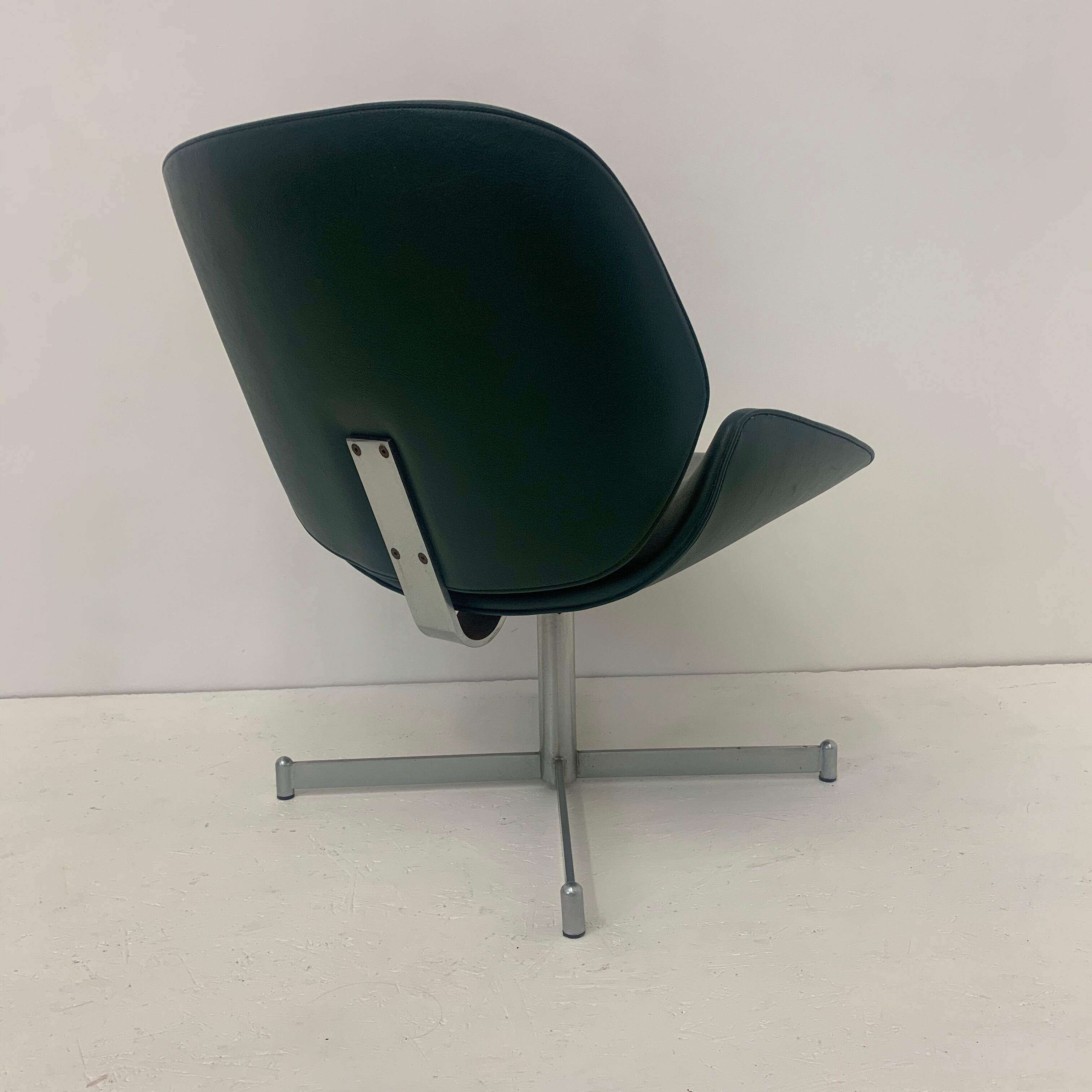 Exquisite armchair by Geoffrey Harcourt published by Artifort, 1960