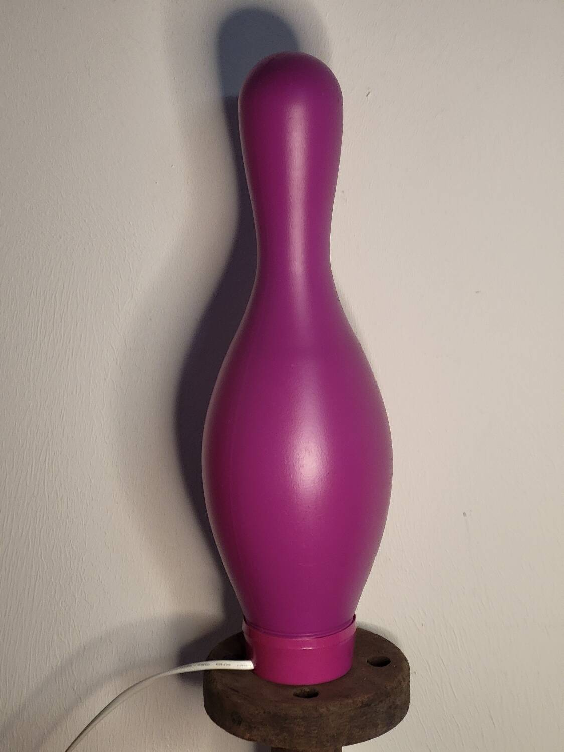 Bowling pin lamp