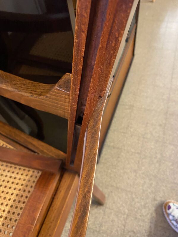 Fauteuil de barbier style Louis Philippe en hêtre assise et dossier en cannage