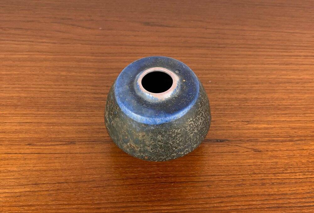 Brutalist studio pottery vase by Lu and Gerd Grove, mid-century, 1962.