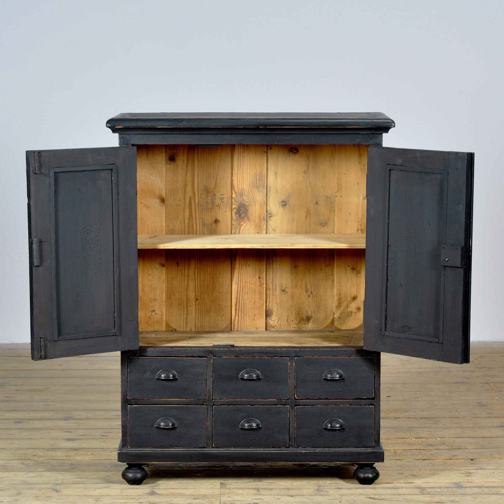 Pine cabinet with 6 drawers, circa 1920