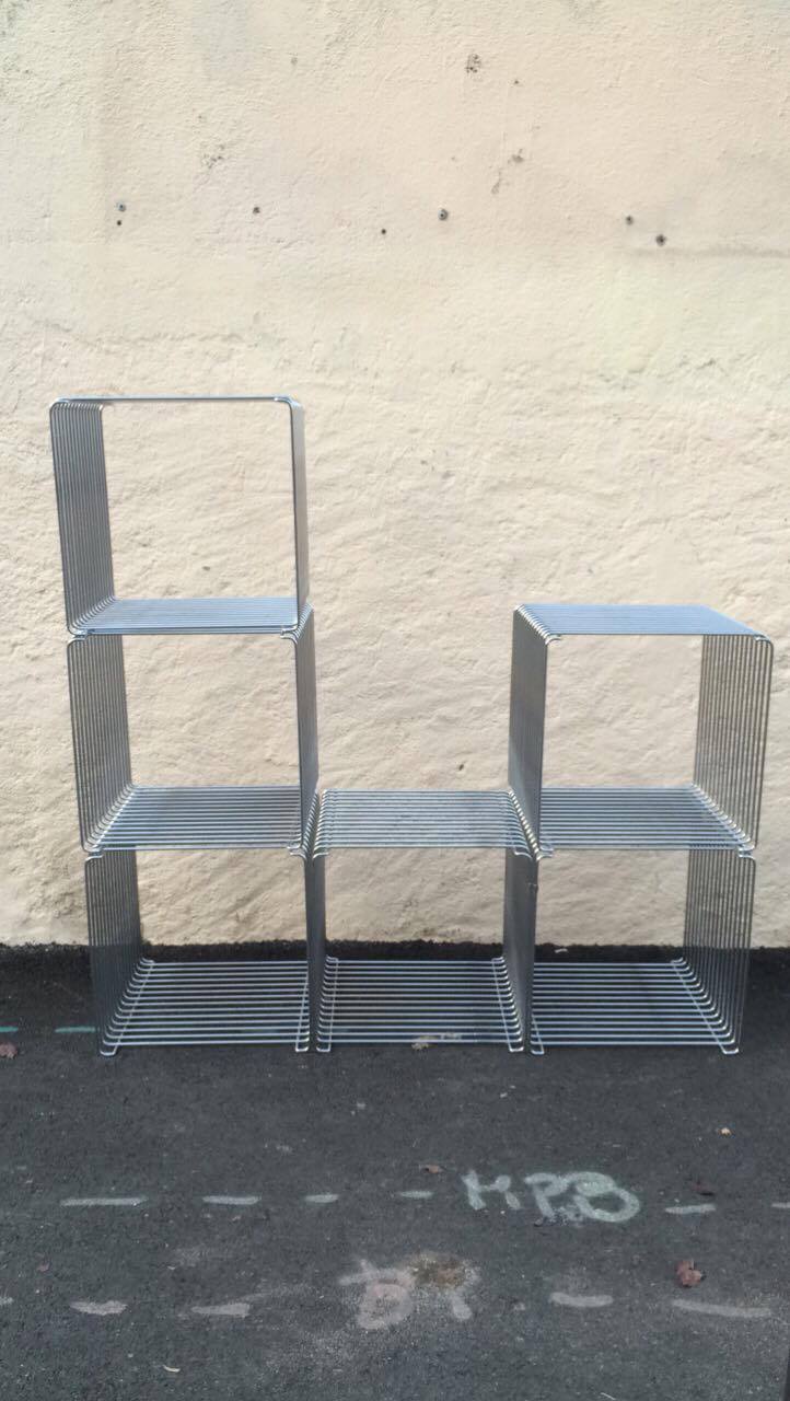 Adjustable shelves Pantonova Wire of Verner Panton