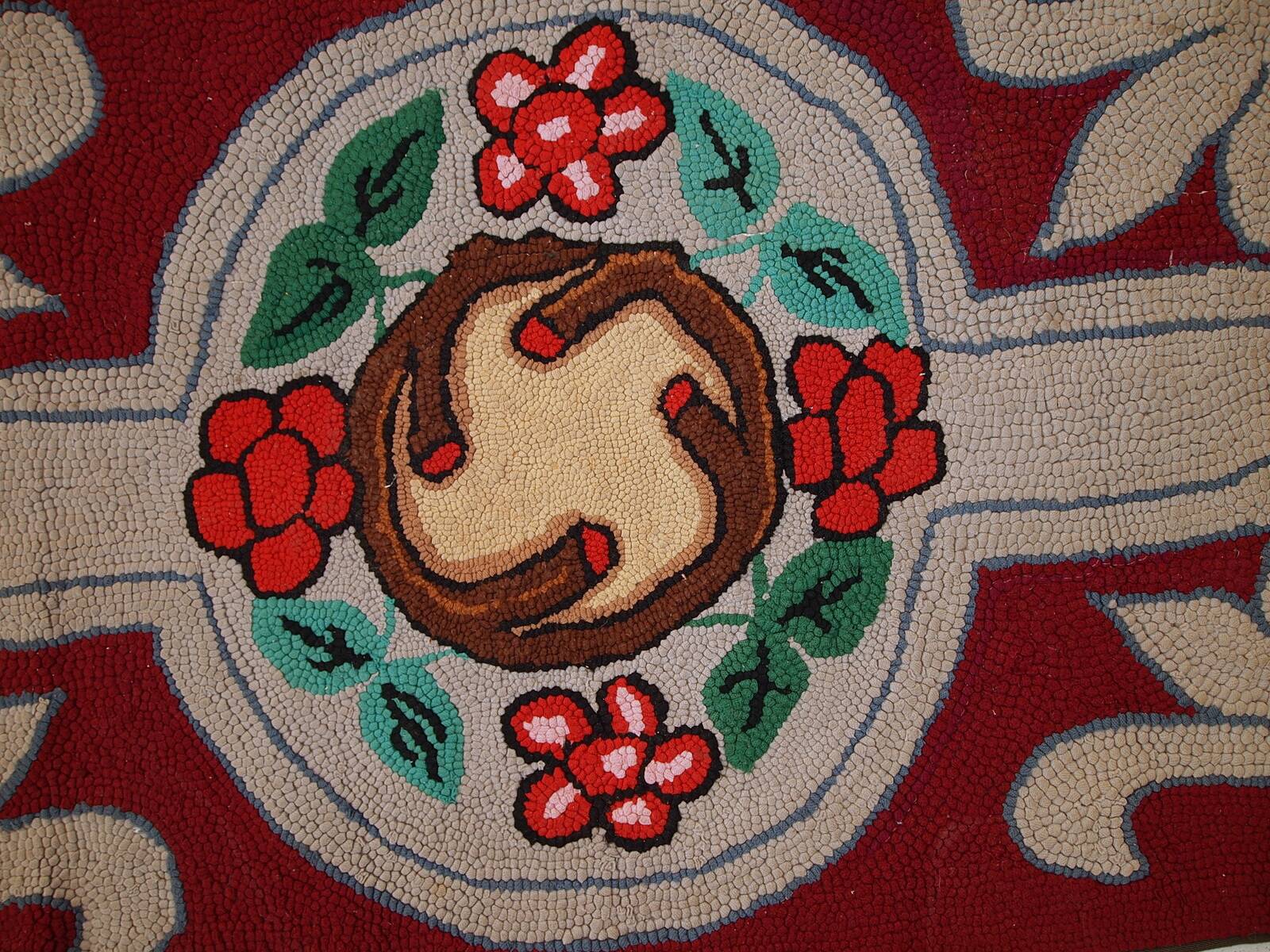 Tapis antique fait main Hooked américain 67cm x 135cm (1930s)