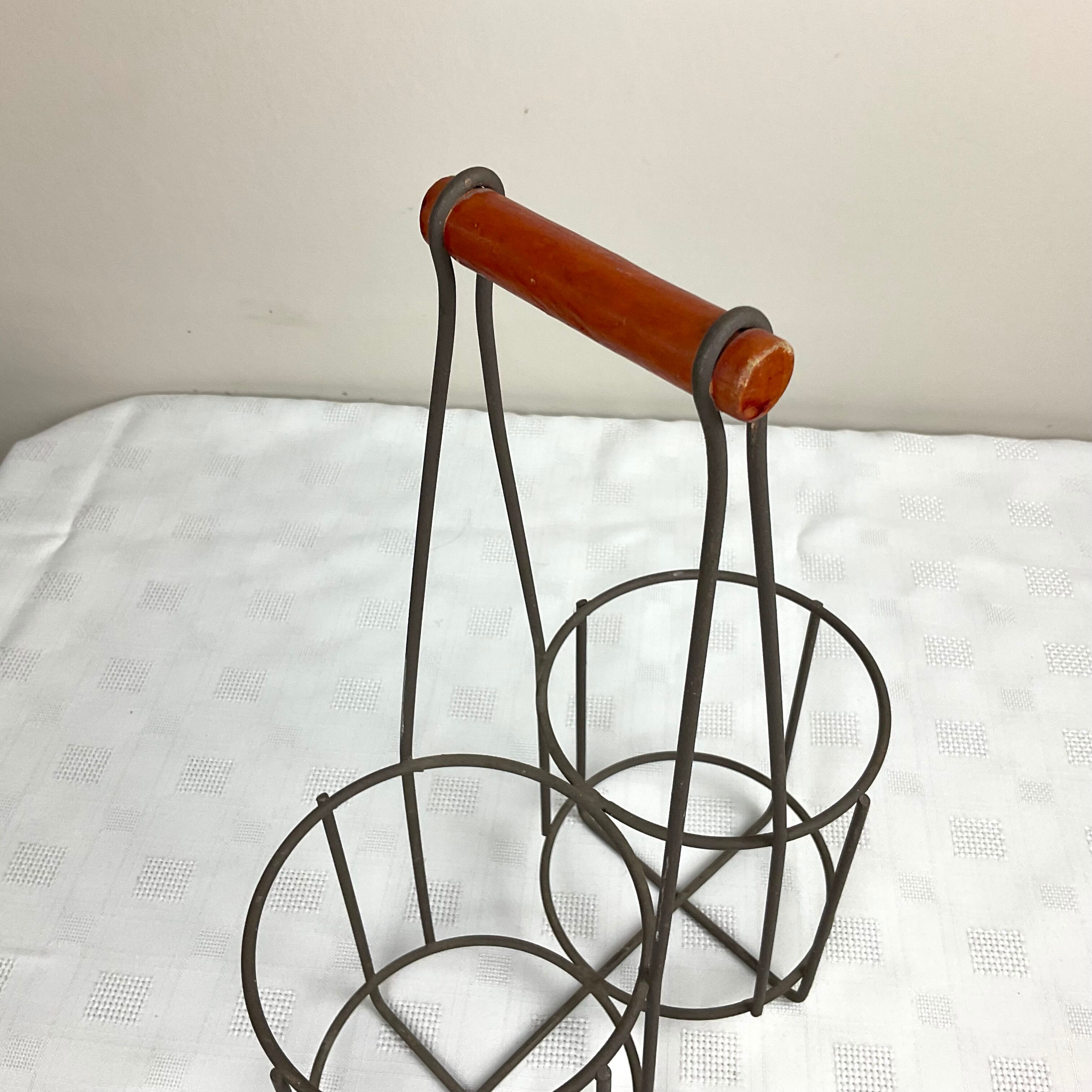 Metal bottle basket