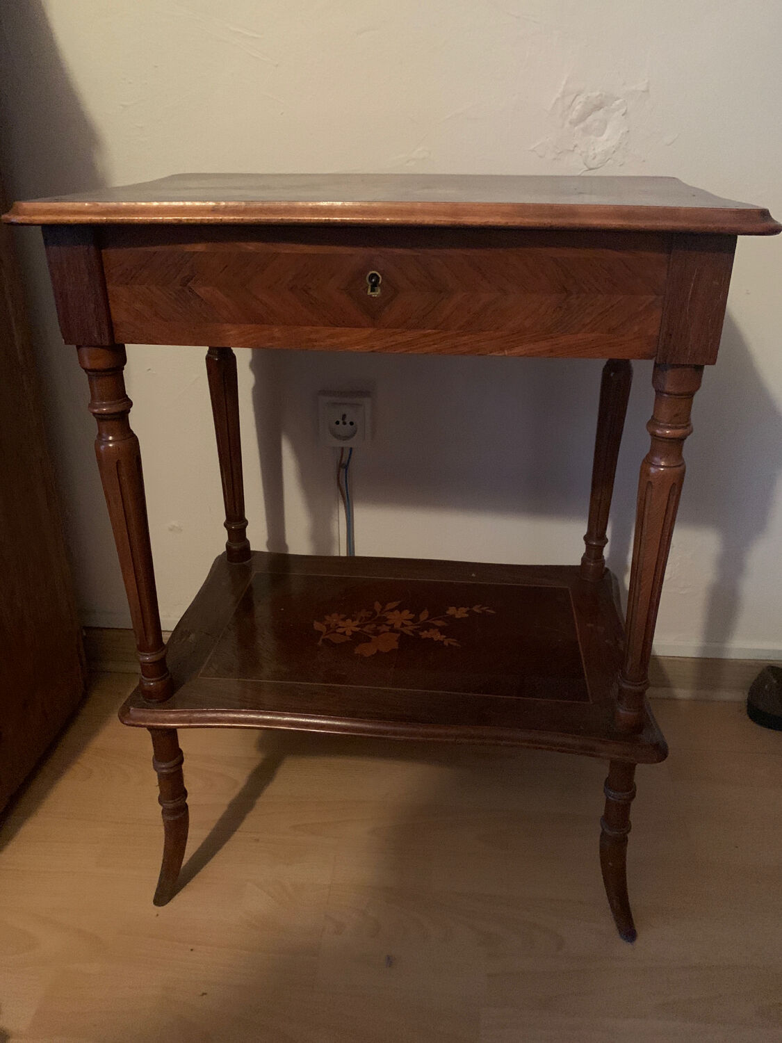 Occasional table with marquetry
