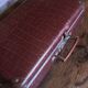 Valise vintage marron croco