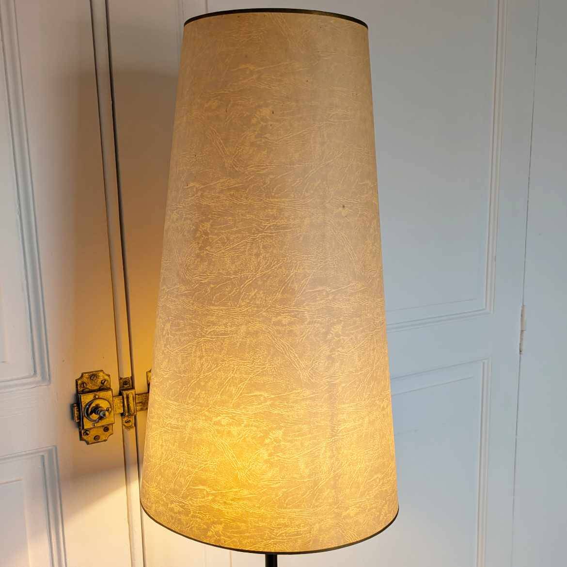 Floor lamp