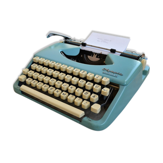 Machine à écrire portative Olympia des années 60